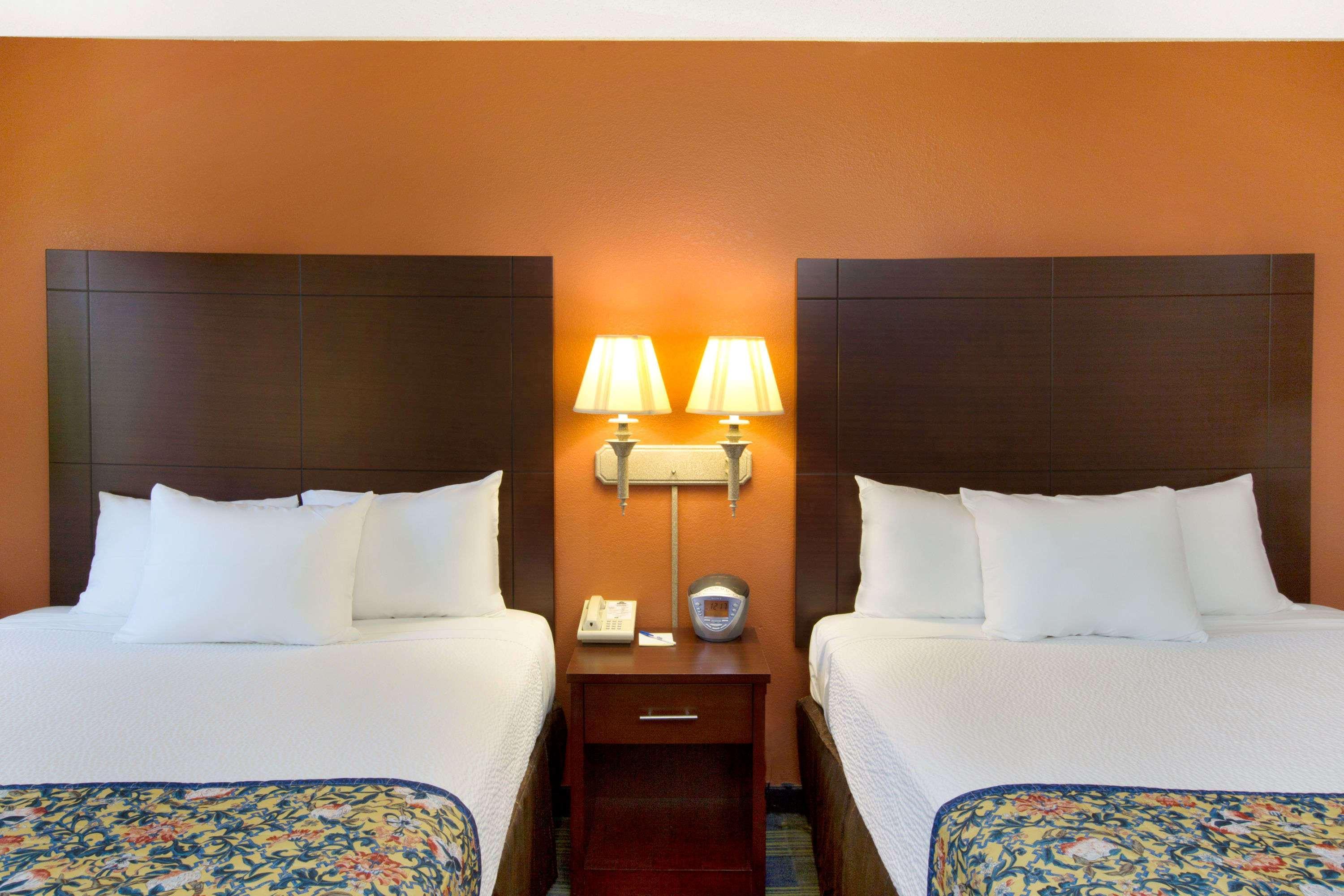 Days Inn By Wyndham Fremont Eksteriør billede